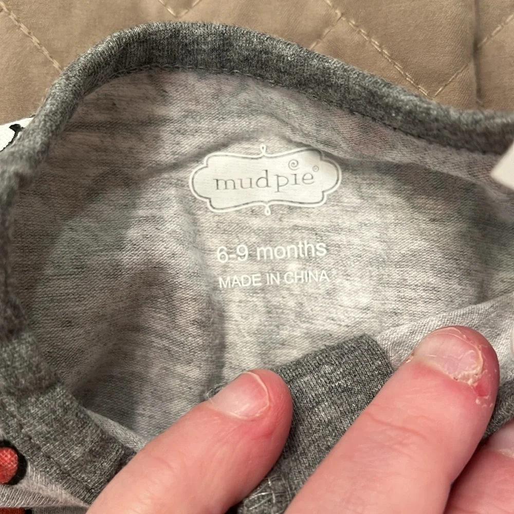 MUD PIE HEART GRAY BABY SLEEPER/ NWT/6-9 MONTHS